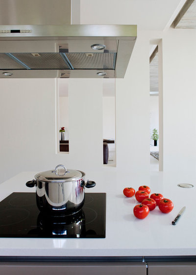 Contemporary Kitchen by frederique pyra legon architecte