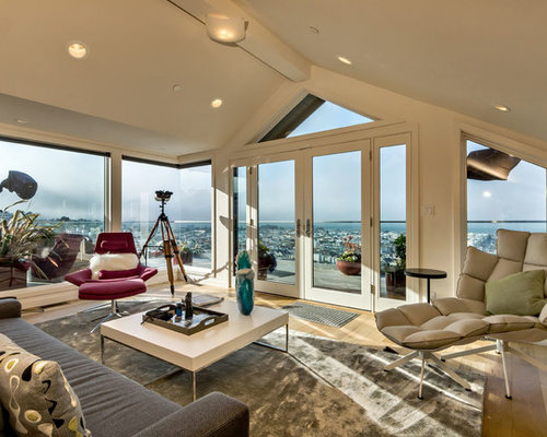 Window In Peak Home Design Ideas, Renovations & Photos