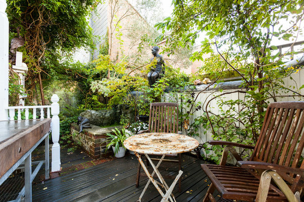 Shabby-chic Style Patio by Chris Snook