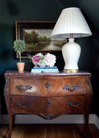 Traditional  by Lindsay Pennington Inc.