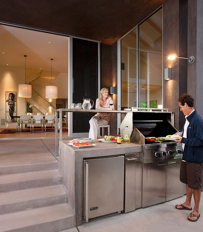 Contemporary  by Lori Smyth Design