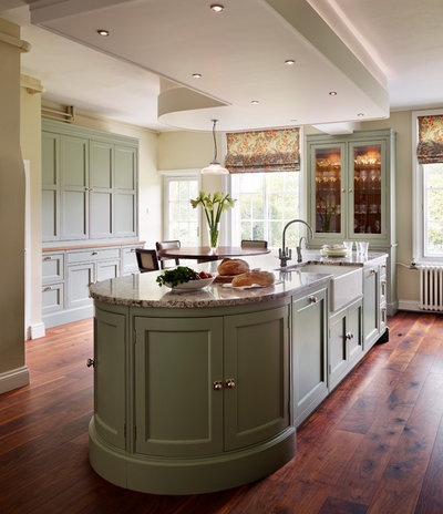 Traditional Kitchen by Davonport