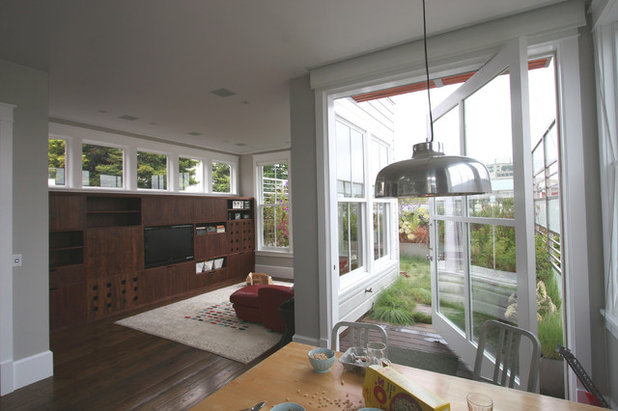 Transitional Living Room by Feldman Architecture, Inc.