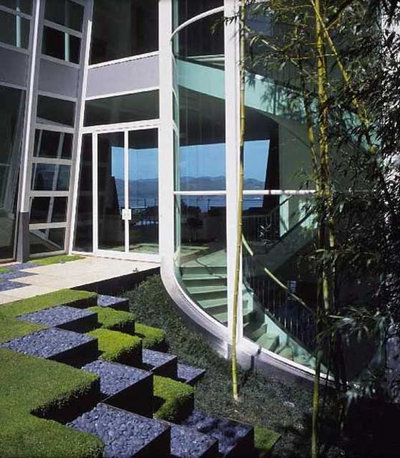 Modern Landscape by Ron Herman Landscape Architect