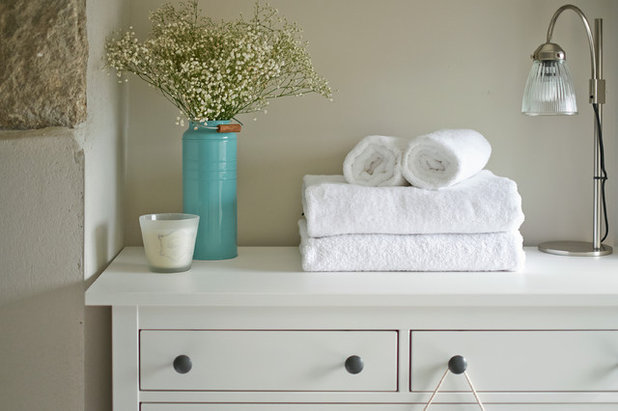 Coastal Bedroom by LEIVARS