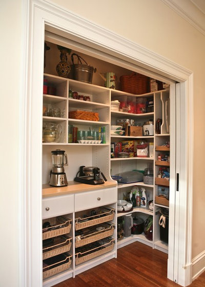 Traditional Kitchen by Marie Newton, Closets Redefined