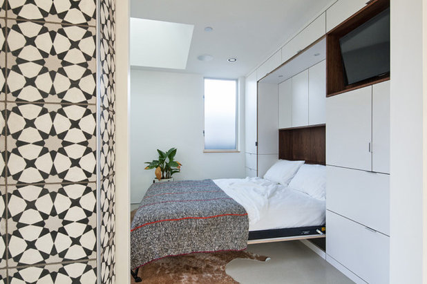Modern Bedroom by ras-a, inc.