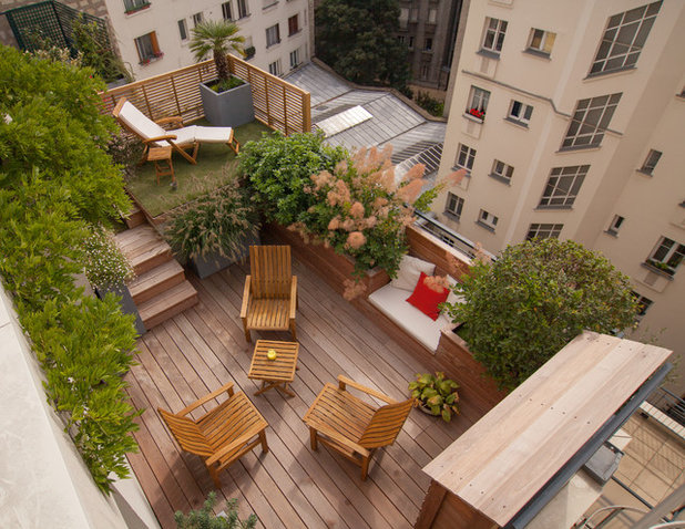 Contemporary Terrace & Balcony by L'esprit au vert