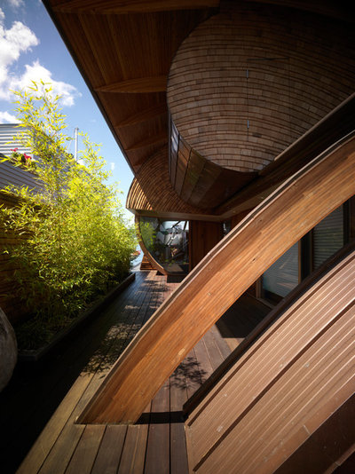 Contemporary  by ROBERT HARVEY OSHATZ, ARCHITECT