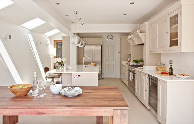 Contemporary Kitchen by A1 Lofts and Extensions