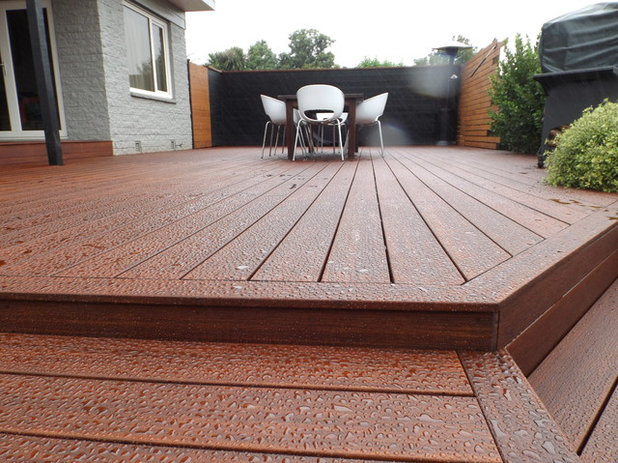Contemporary Deck by Buildpro One Stop Deck Shop