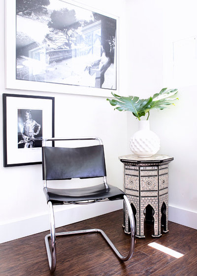 Traditional Home Office & Library by Lindsay Pennington Inc.