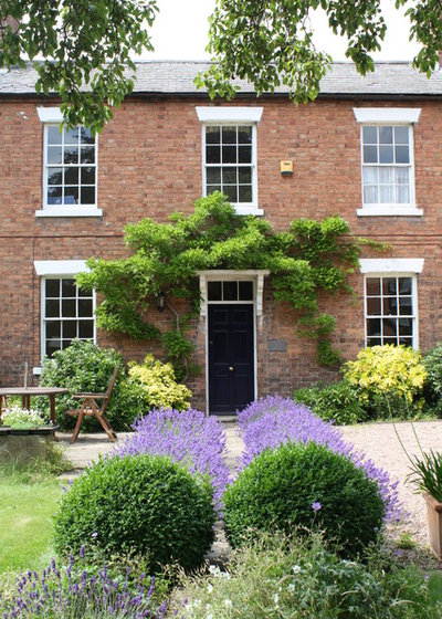 Traditional Exterior by LONGWORTH ASSOCIATES LTD