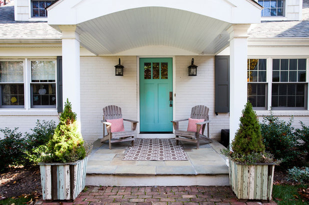 Traditional Entrance by Rudloff Custom Builders