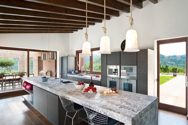 Contemporary Kitchen by Llama Property Developments
