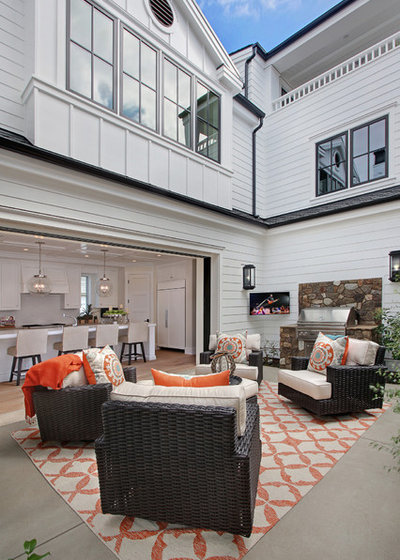 Coastal Patio by Brandon Architects, Inc.