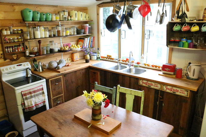 Cosy Country Cottage Kitchen