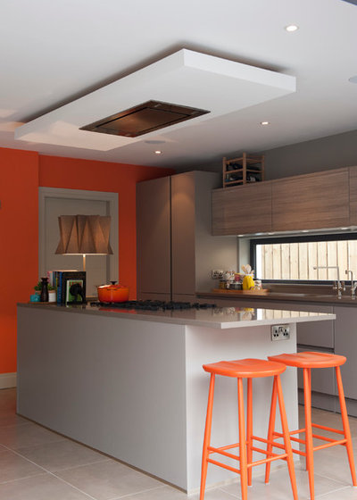 Contemporary Kitchen by Maven