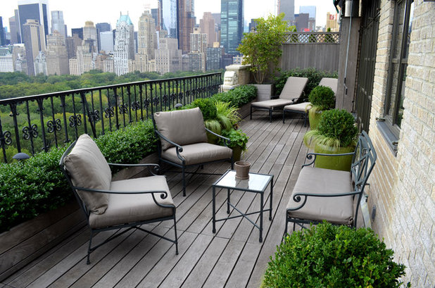 Traditional Terrace & Balcony by Jeffrey Erb Landscape Design