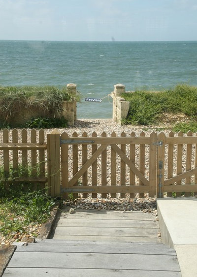 Coastal Garden Oak path to sea