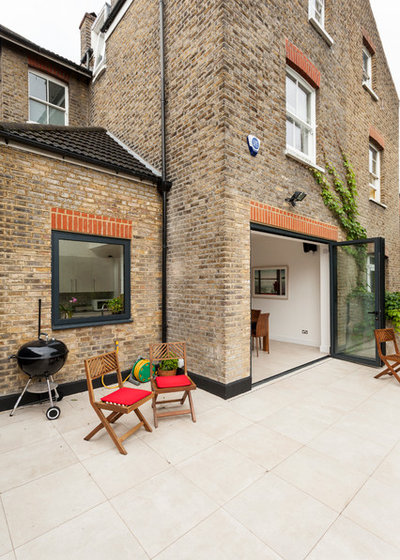 Contemporary Exterior by Design Squared Ltd