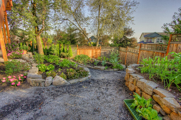 Traditional Landscape by Paradise Restored Landscaping & Exterior Design