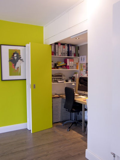 Contemporary Home Office & Library by DHV Architects