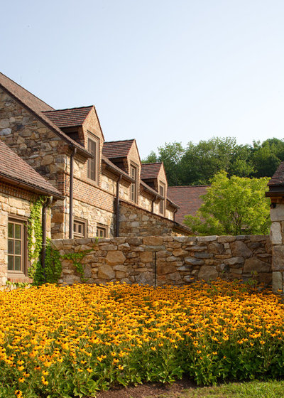 Traditional Landscape by John Milner Architects, Inc.