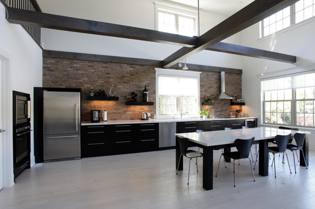 Contemporary Kitchen by Innovative Kitchen Design