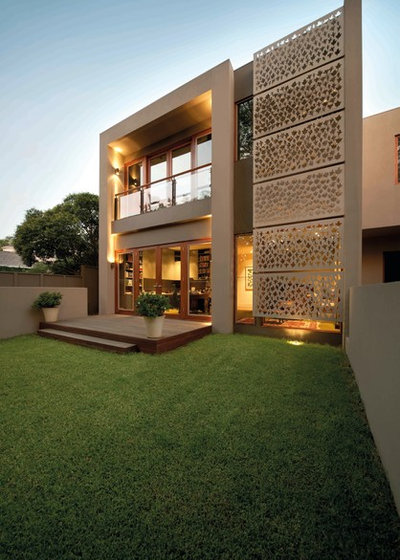 Contemporary Exterior by Mills Gorman Architects