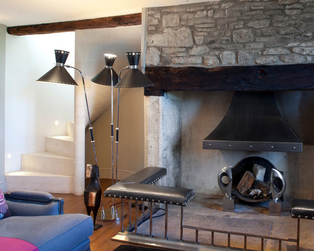 Traditional  by Charles Bateson Interior Design