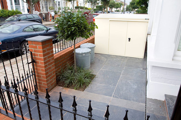 Contemporary Garden by The Garden Builders