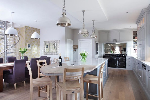 Traditional Kitchen by Woodale