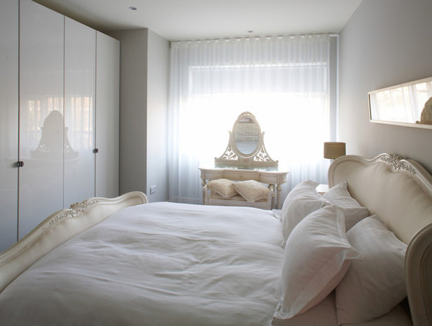 Contemporary Bedroom by Optimise Design