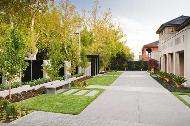 Contemporary Landscape by C.O.S Design