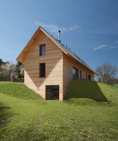 How to Artfully Build a House on a Hillside