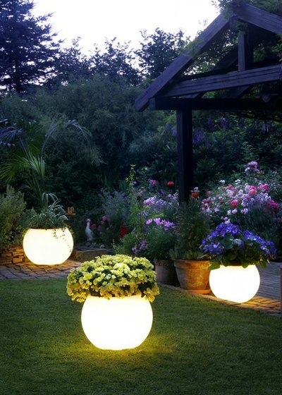 Contemporary Landscape by Certified-Lighting