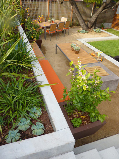Contemporary Landscape by Shades Of Green Landscape Architecture