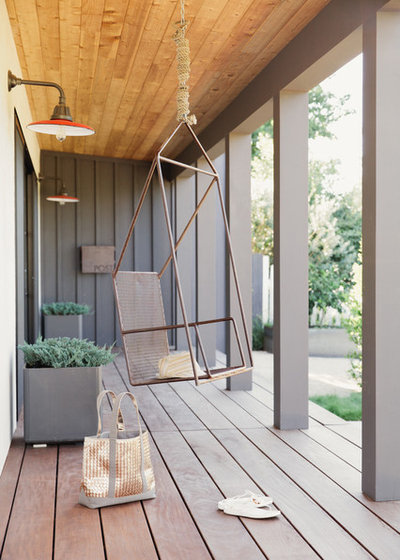 Transitional Porch by Katharine Webster Inc.