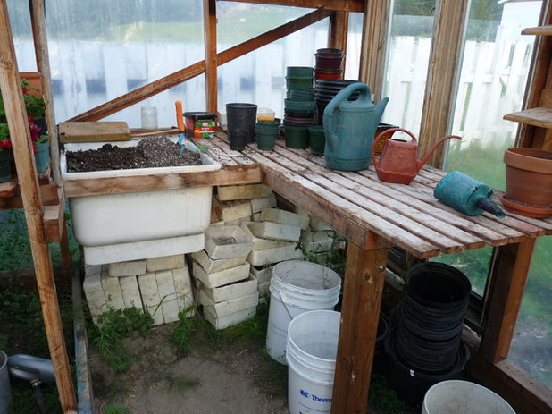 Farmhouse Shed Greenhouse Potting Bench