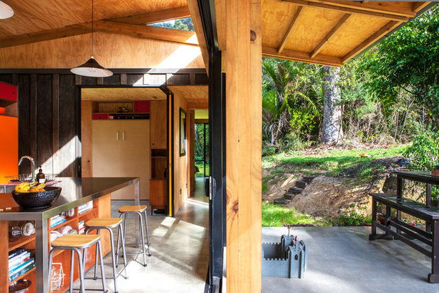 Contemporary Patio by Dorrington Atcheson Architects