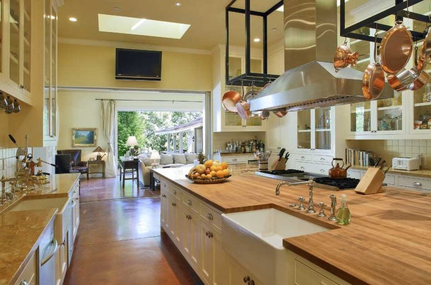 Modern Kitchen by JMA (Jim Murphy and Associates)