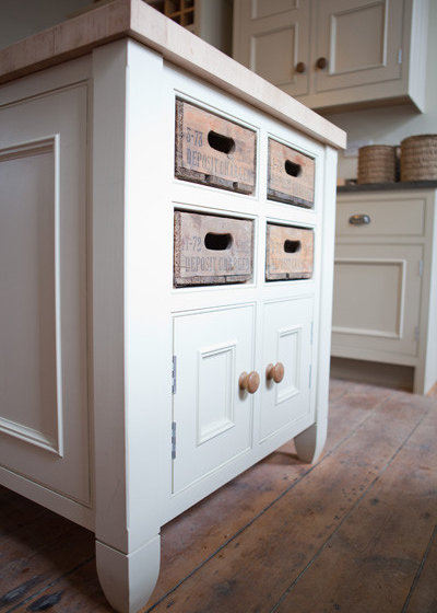 Traditional  by George Robinson Kitchens