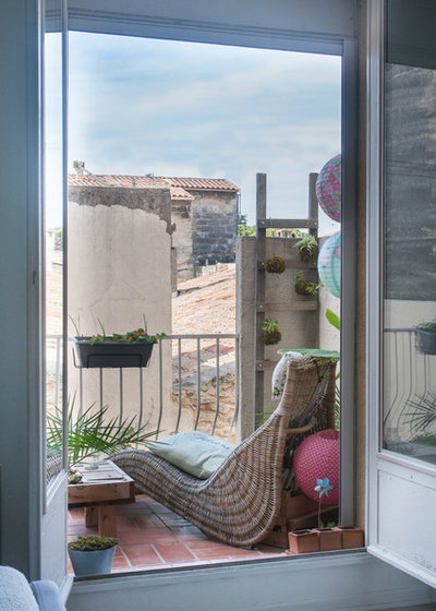 Eclectic Terrace & Balcony by Jours & Nuits