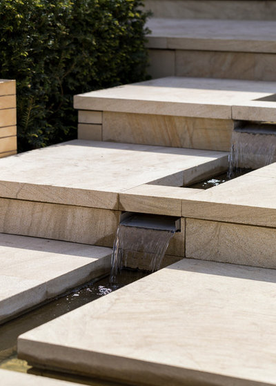 Contemporary Garden by Chris Snook