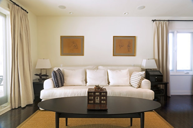 Traditional Living Room by Carolyn Reyes