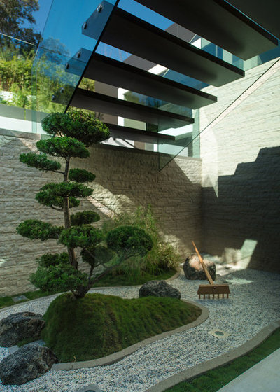 Asian Landscape by Whipple Russell Architects