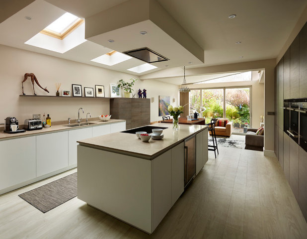 Contemporary Kitchen by Snug Kitchens