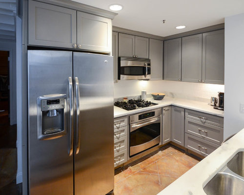 Small Enclosed Kitchen Design Ideas, Renovations & Photos