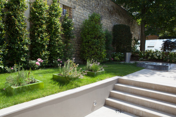 Contemporary Garden by GARDEN TROTTER